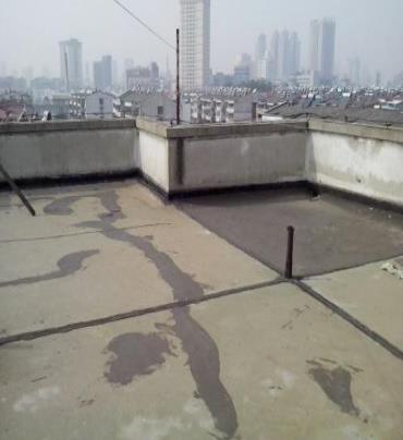 德江漏水维修 楼顶漏水是什么原因，楼顶漏水维修方法是什么?